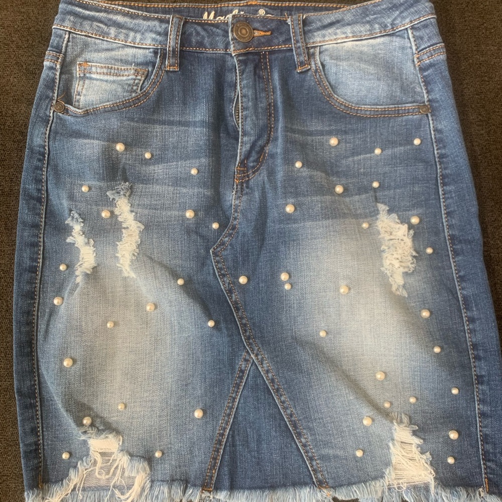 Chic & Stylish denim pearl & studded skirt💋 It’s the detail for me!